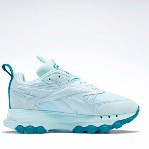 Cardi B Classic Leather V2. Colour: Whisper Blue/Seaport Teal